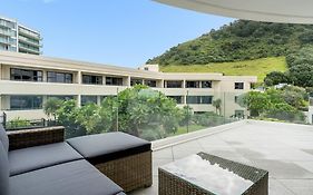 Oceanside Apartment With Pool Views